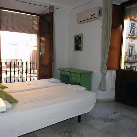 Apartamento En Sevilla Centro Con Vistas A La Plaza Alameda De Hercules - Hasta 7 Personas Exterior photo